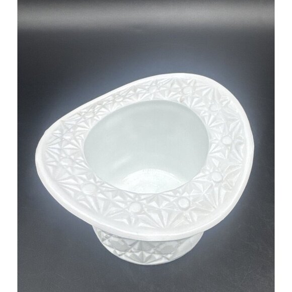 VTG Fenton Large Daisy & Button Milk Glass Top Hat Cut Glass - Picture 2 of 8